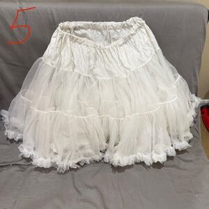 Malco Modes knee length petticoat size S